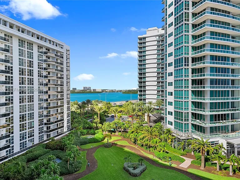 10275 Collins Ave #807 — Photo 8