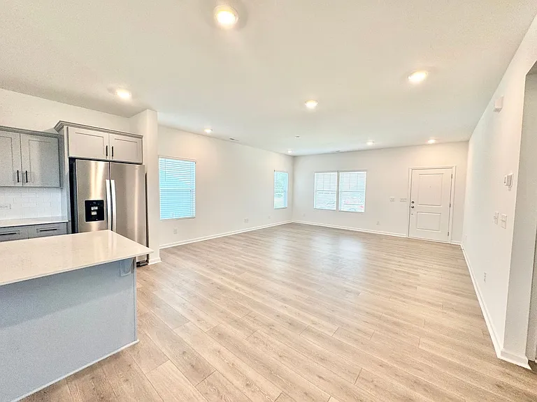 116 Cougar Ln — Photo 6