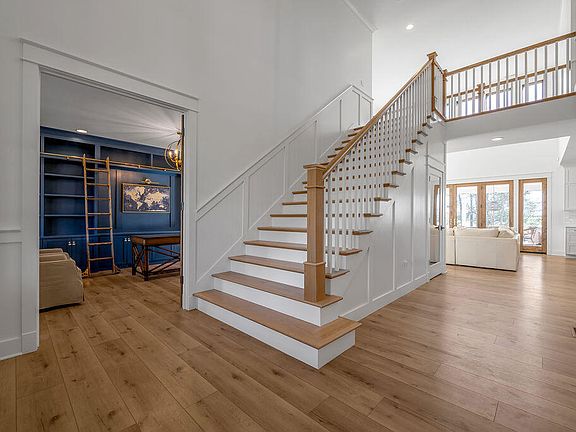 5th image of 3288 Delong Rd