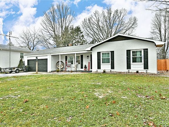 2nd image of 4031 Greenmont Dr SE