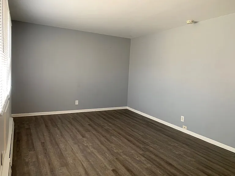 1456 N Farwell Ave — Photo 24