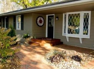 2702 Vale Crest Rd, Crystal, MN 55422