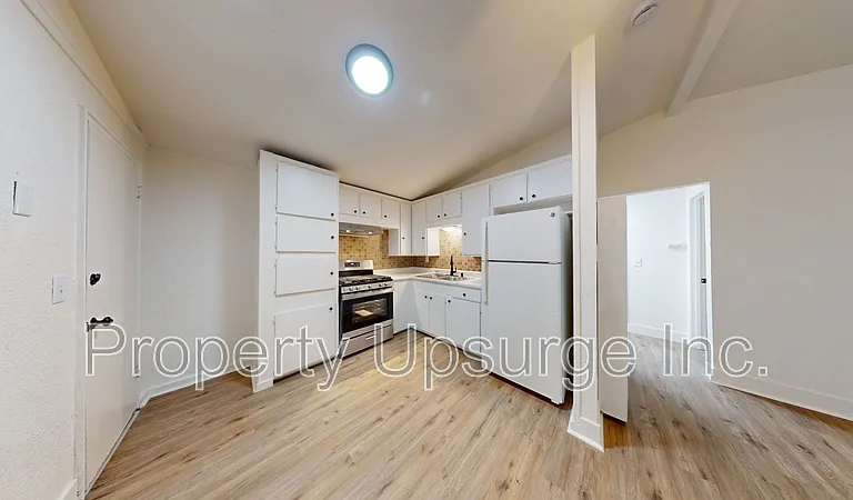 1074 Bond St #1078 — Photo 1