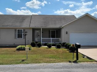 1804 Crown Rd, Herrin, IL 62948