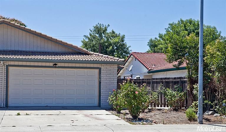 1st image of 1307 N Spruce Ln
