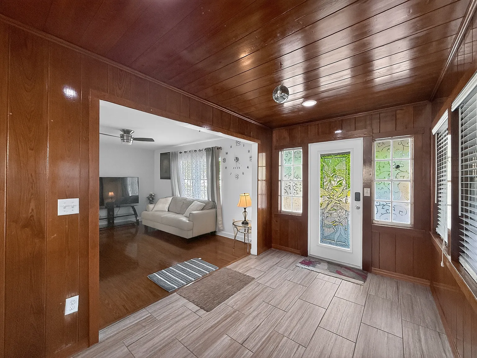 2 bed, 1008 sqft, $2,300 — Photo 4