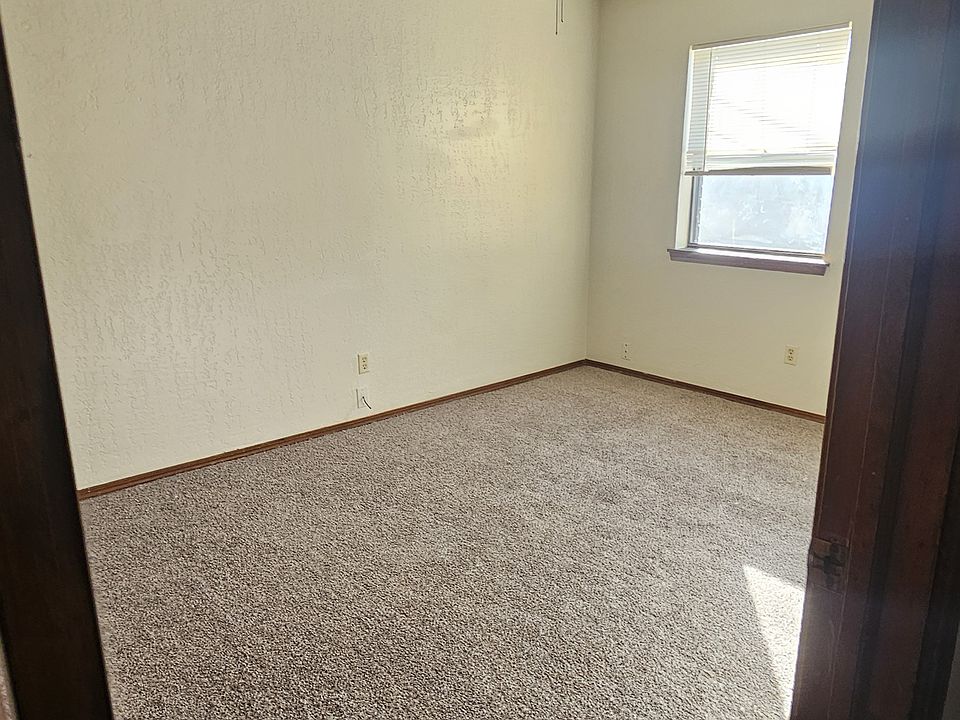 1st image of 1612 W Glen Blvd