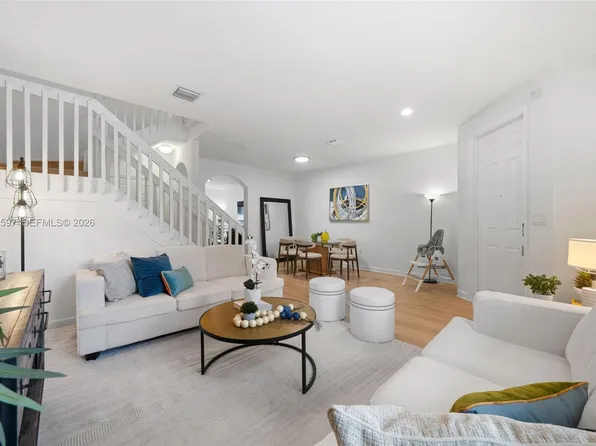 9380 W 33rd Ln, Hialeah, FL 33018