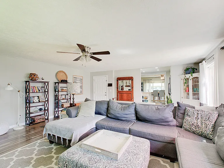 210 Woodland Dr — Photo 7
