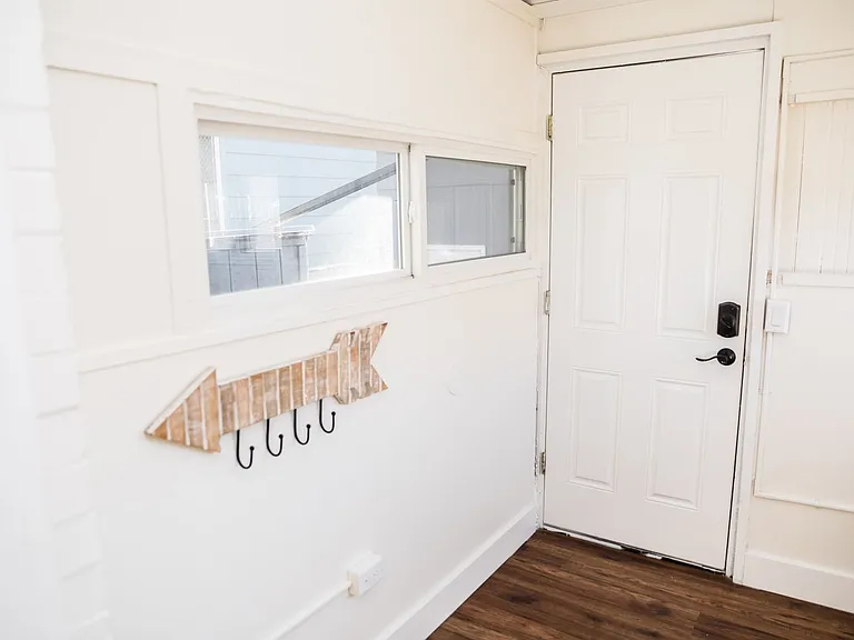 1537 N Pearl St — Photo 8