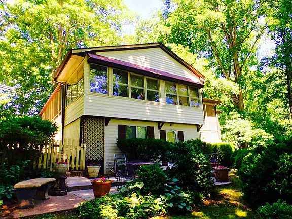 2nd image of 1133 N Lakeshore Dr