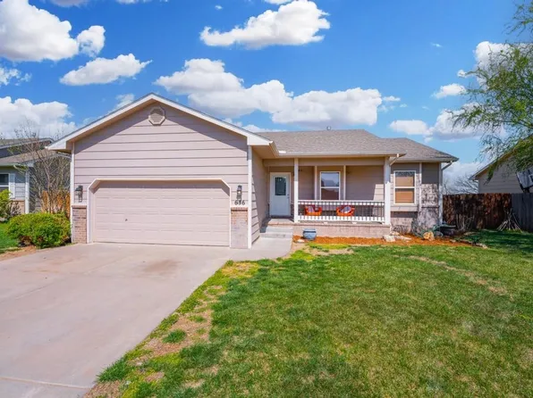 636 S Longbranch Dr, Maize, KS 67101