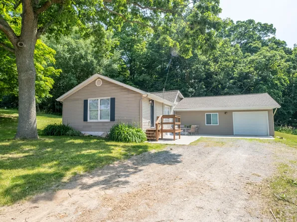 10456 S Ferris Ave, Grant, MI 49327