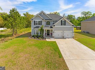 955 Oak Crest Dr, Hinesville, GA 31313