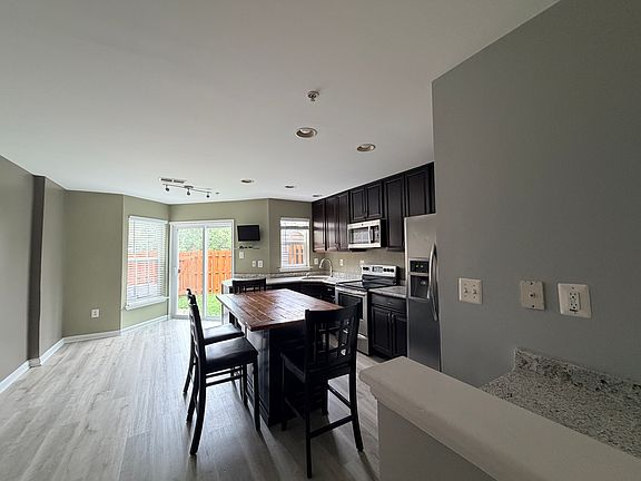 5th image of 605 Tivoli Rd