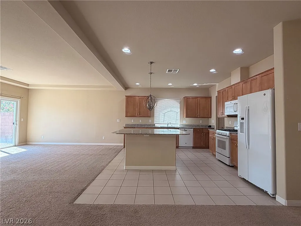 4 bed, 2.5 bath, 2277 sqft, $2,500 — Photo 3