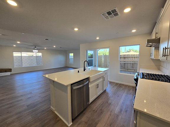 3rd image of 6701 E Nevada Ave