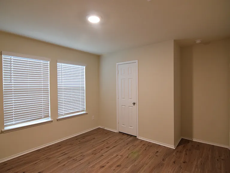 9619 Falme Ln — Photo 12