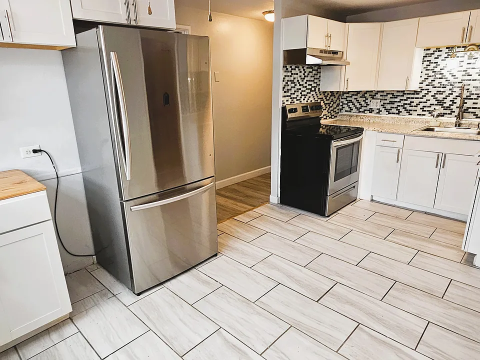 4 Highland St #2