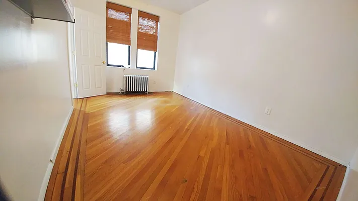 Rented by Downtown Mgt & Realty LLC | media 15
