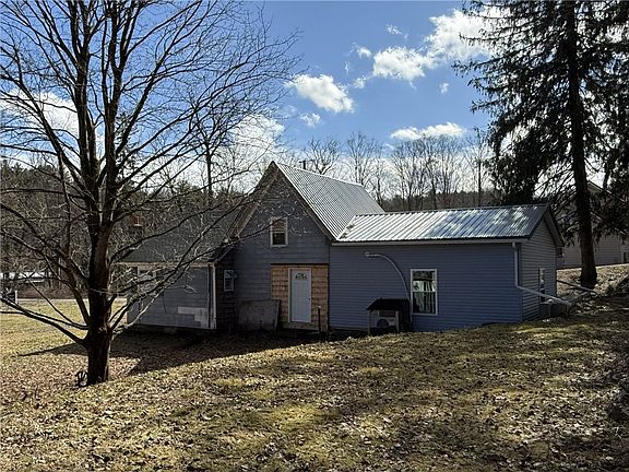 3rd image of 387 Hamilton Valley Rd