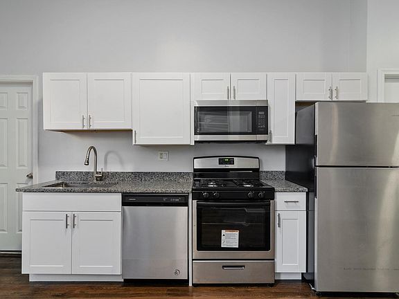 4th image of 1740 W North Ave