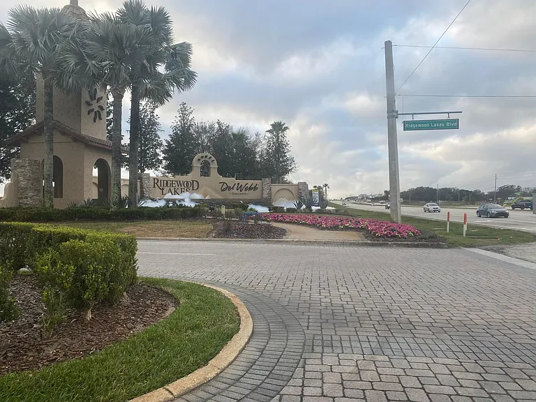 Community entrance on US 27.