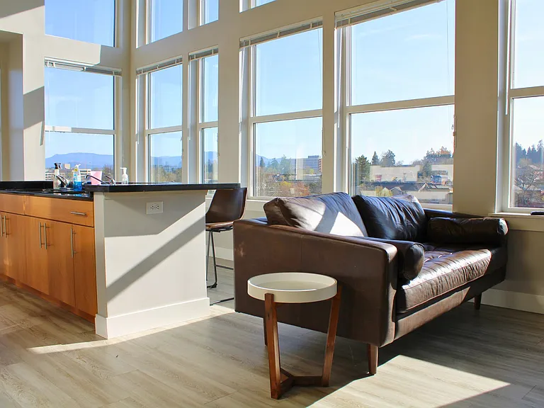 Ferry Street Flats - Modern Studios and Lofted units right by campus! — Photo 15