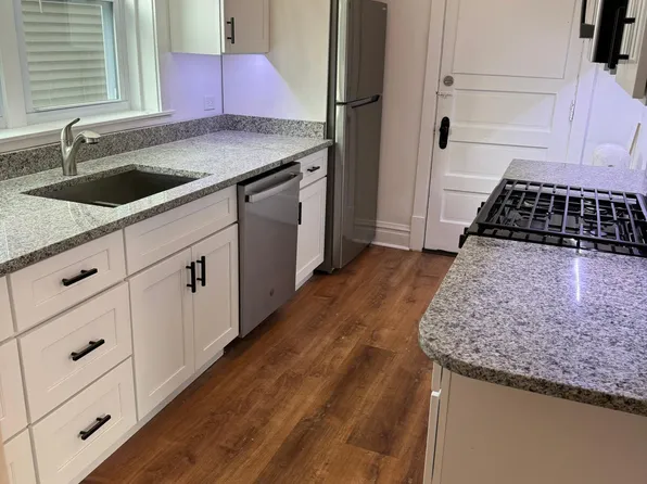 1740 W Grace St #1W, Chicago, IL 60613