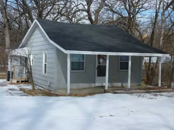 222 E Pleasant View Dr, Des Moines, IA 50315