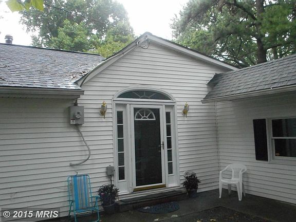 3rd image of 5303 River Dr