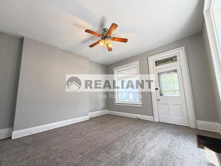 942 Columbia St #1 — Photo 3