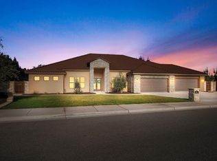 10407 Fox Borough Dr, Oakdale, CA 95361