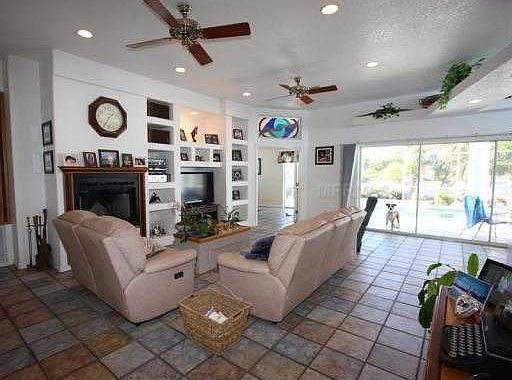 3rd image of 2610 Magdalina Dr