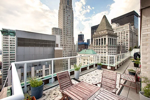 Rented by CORE | media 30