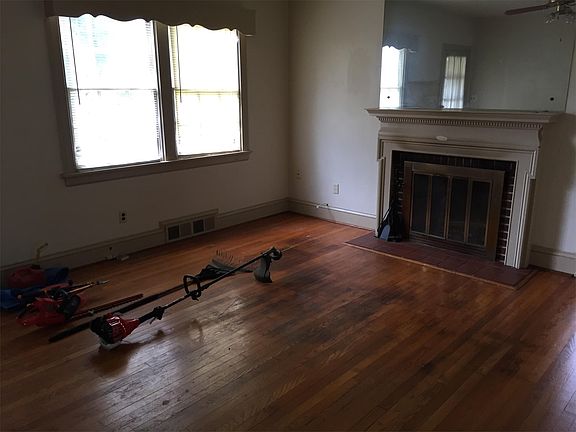 4th image of 2510 Irisdale Ave #1