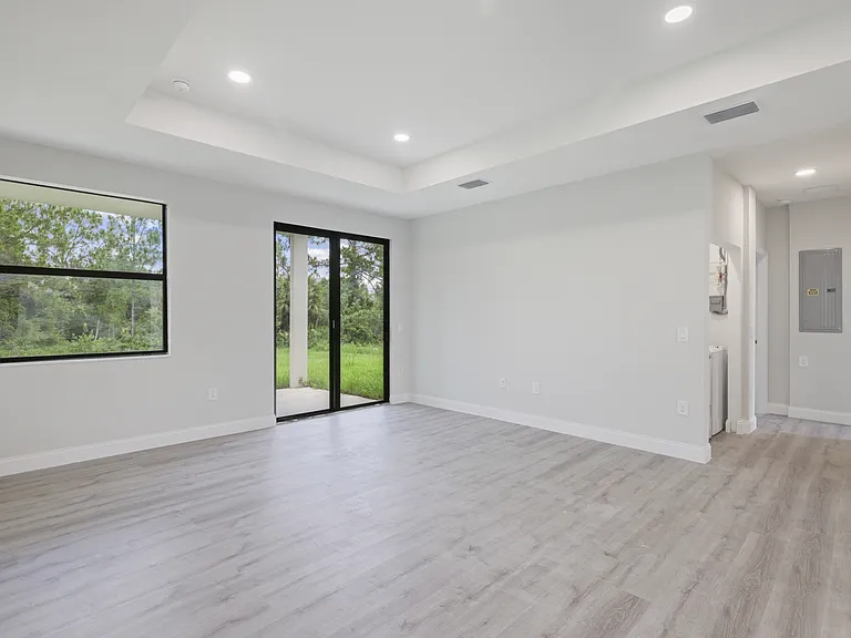 3216 53rd St W — Photo 3