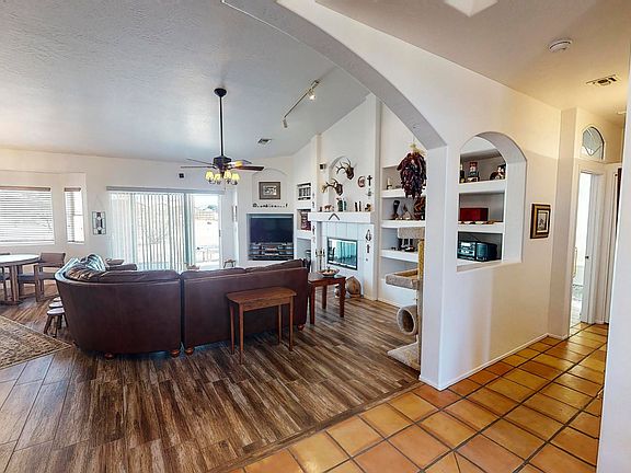 4th image of 10558 W Bel Air Cir