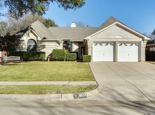 1822 Greenhaven Ln, Grapevine, TX 76051