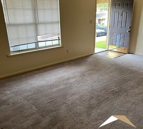 5th image of 564 E Main St APT 106