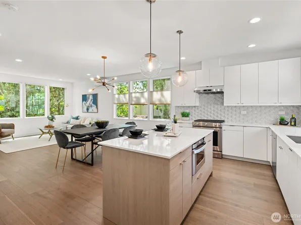 815 N 48th Street, Seattle, WA 98103
