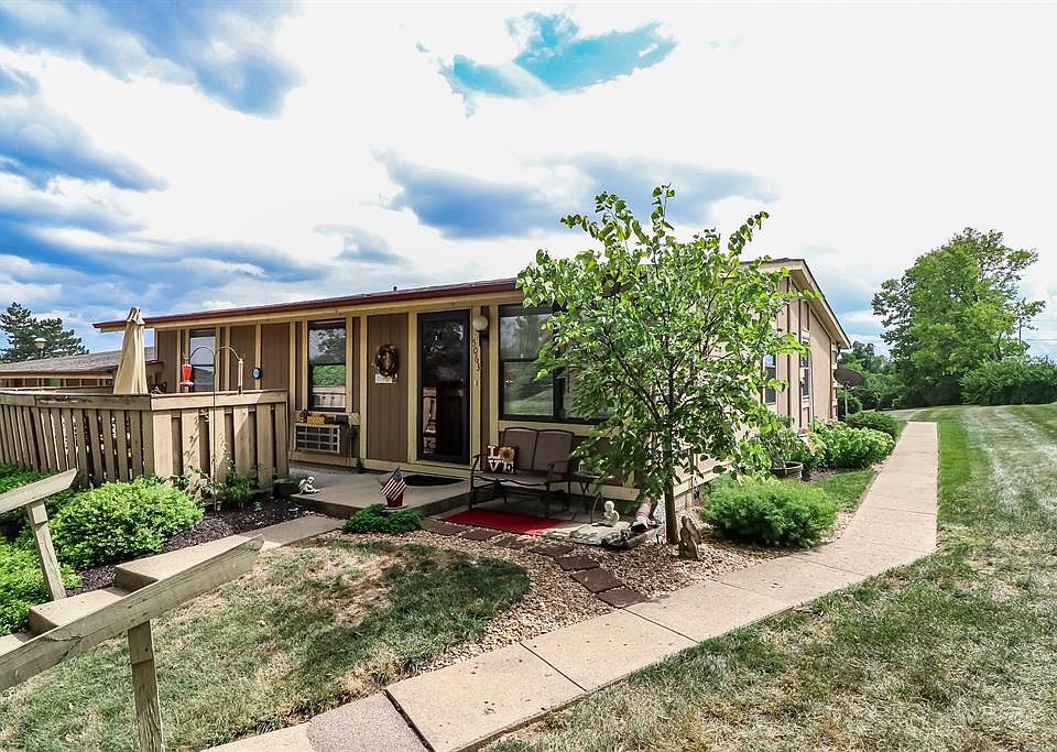 1st image of 5063 Foxwood Pl #18