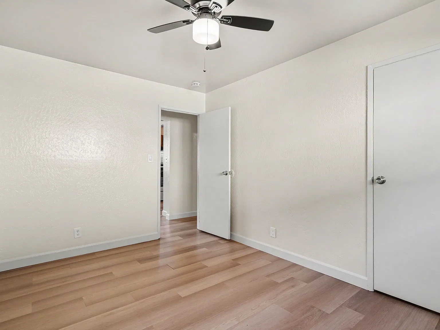 2 bed, 800 sqft, $2,450 — Photo 4