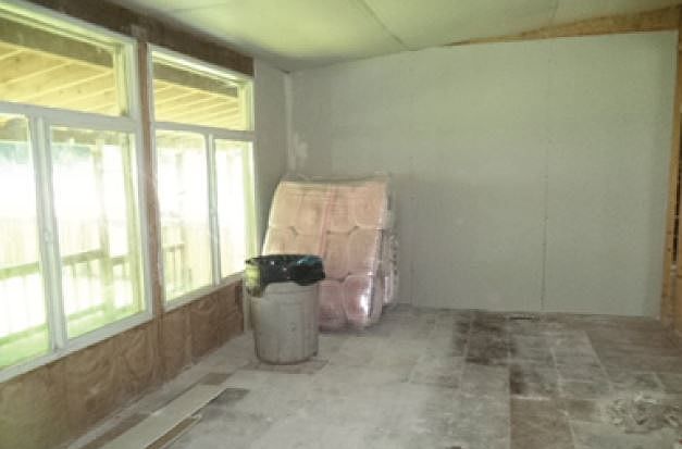 2nd image of 27312 Lower Burnett Rd E
