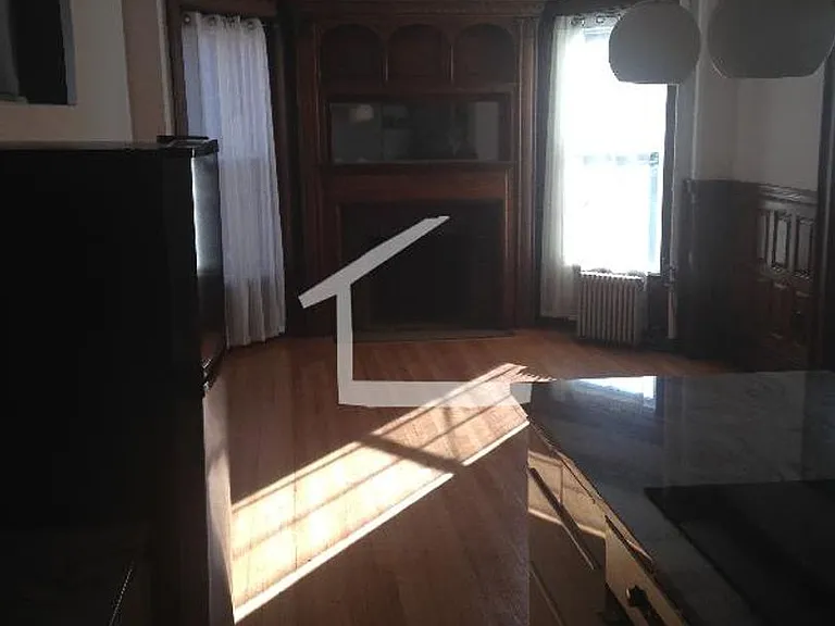 863 Beacon St #2 — Photo 3