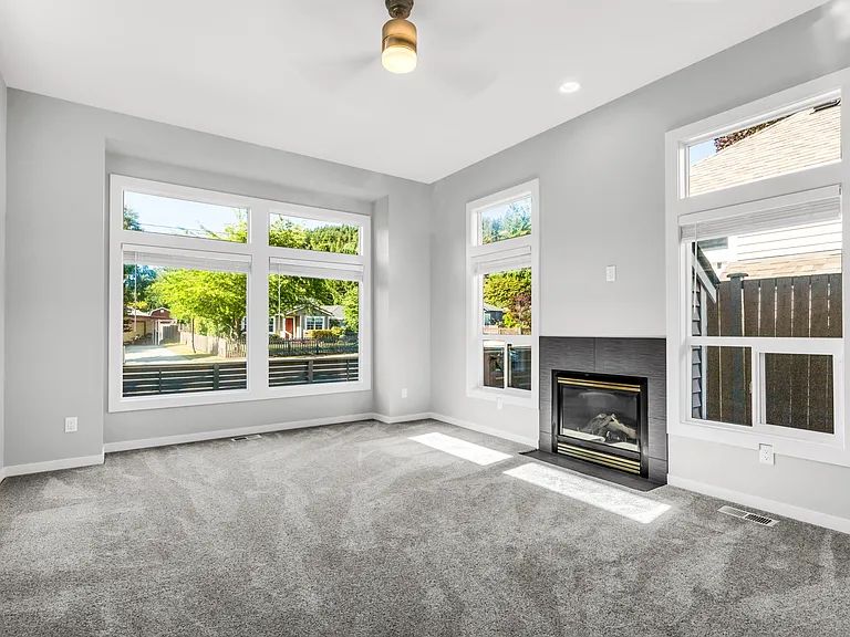 441 NE Alder St #2-1-2 — Photo 5