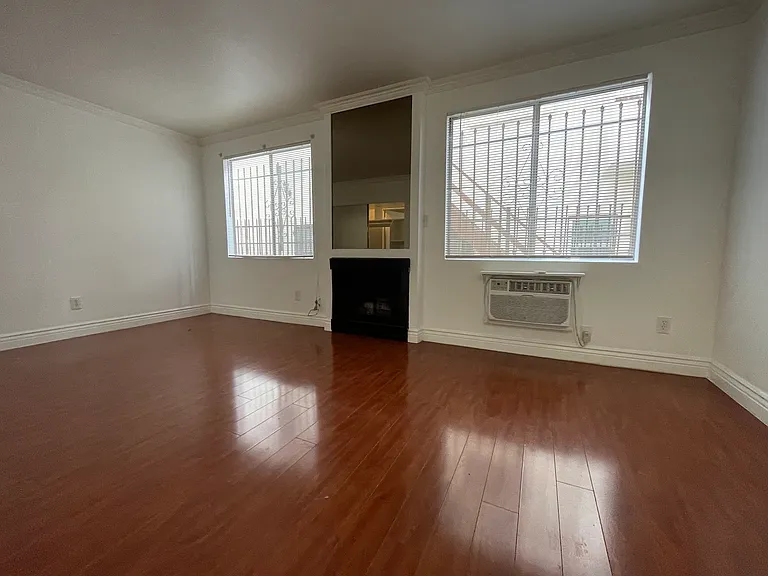 318 S Occidental Blvd #211 — Photo 8