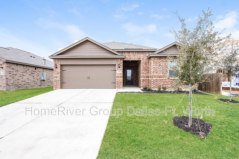 1st image of 938 Clark Dr