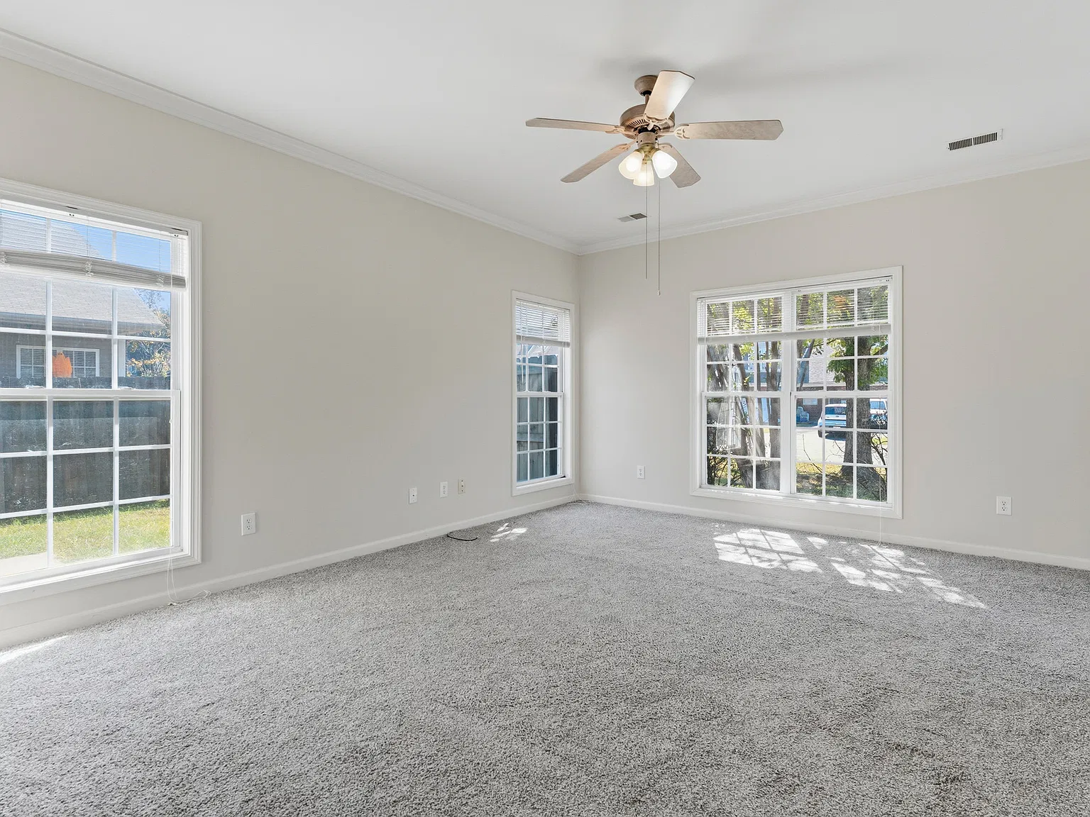 2 bed, 2.5 bath, 1326 sqft, $1,545 — Photo 4
