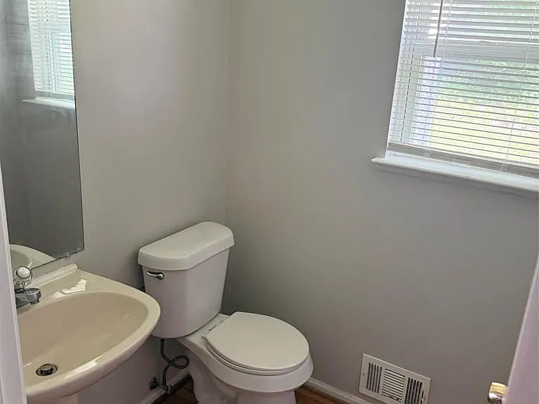 1106 Oak Valley Dr — Photo 5